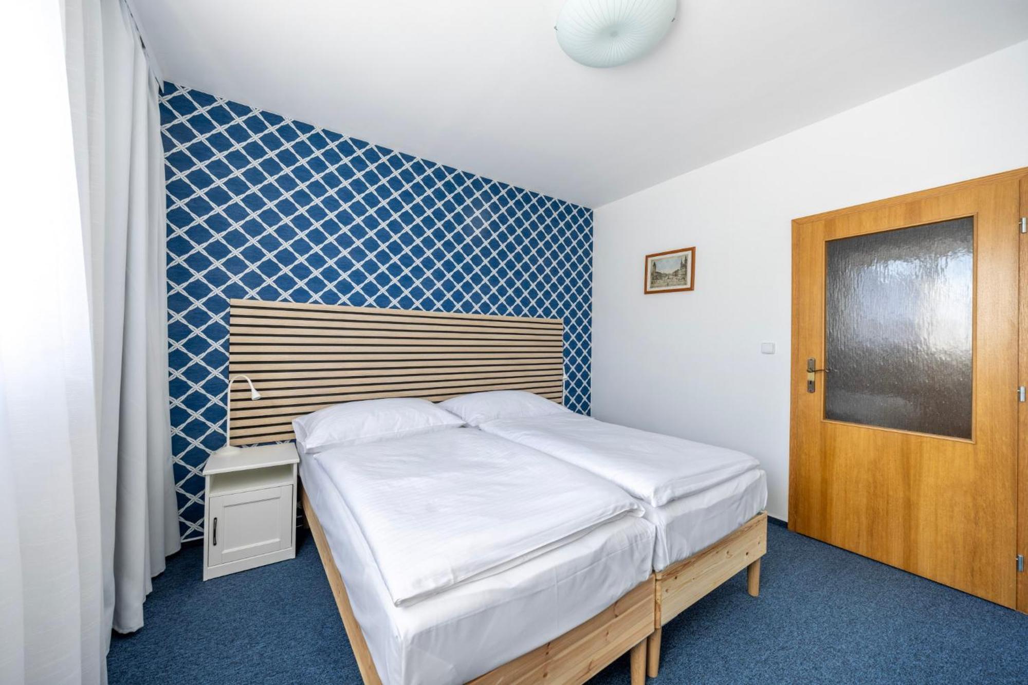 Hotel Marina Vltava Nelahozeves Esterno foto