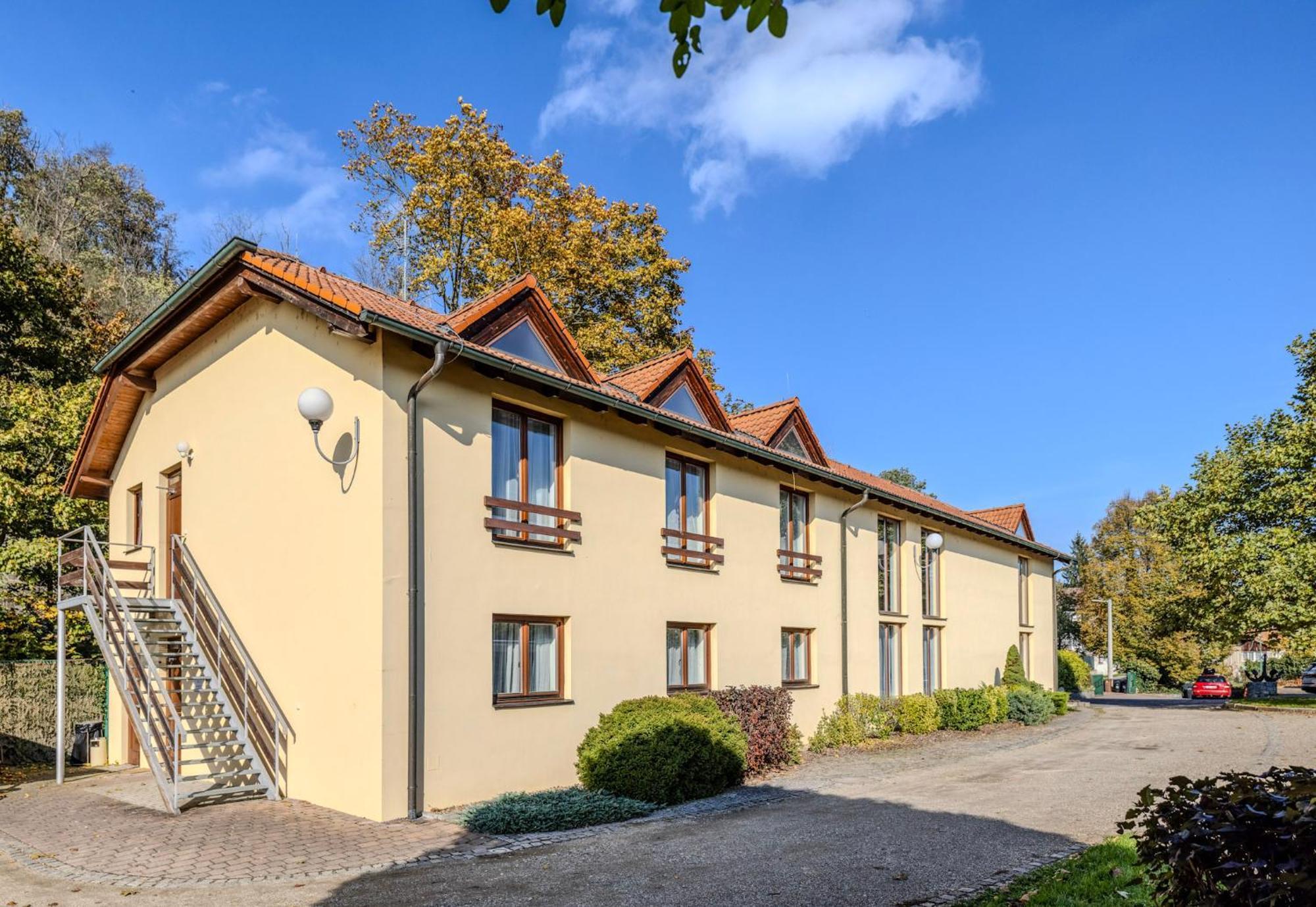 Hotel Marina Vltava Nelahozeves Esterno foto